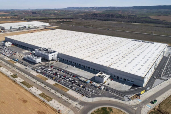 Energy and CO2 emissions savings in logistics facilities with climate conditioning